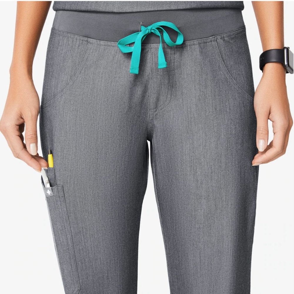 FIGS Kade Petite Cargo Scrub Pants size SP